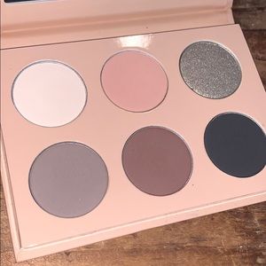 KKW BEAUTY eyeshadow palette